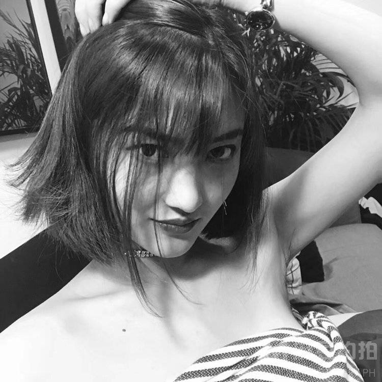 黑白模特