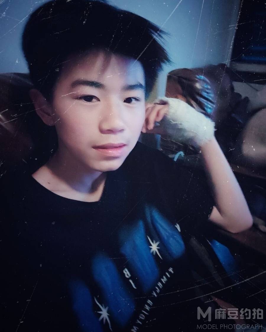 情绪模特