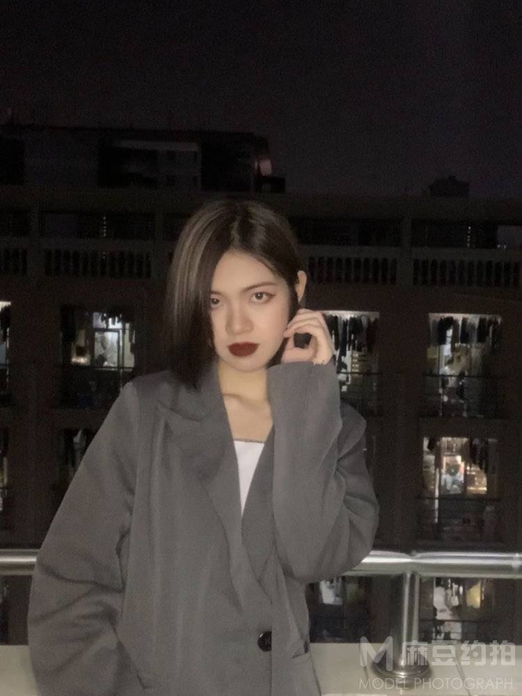 黑白模特
