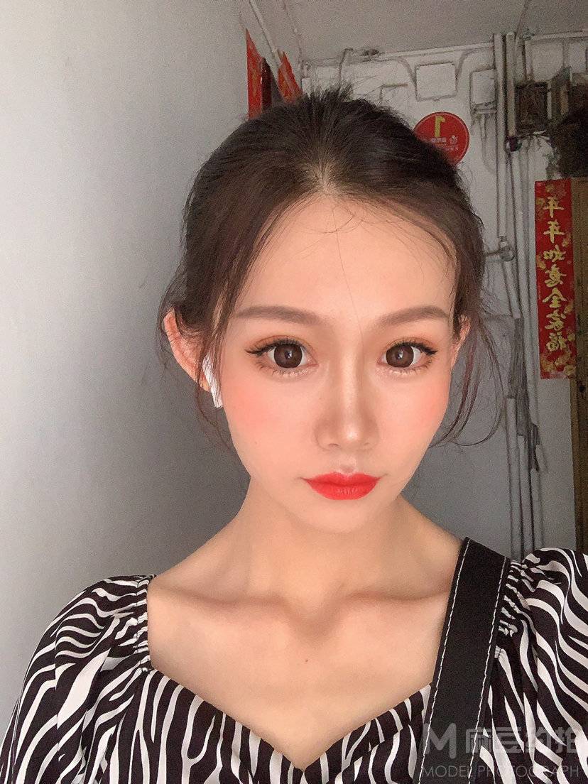 妆容模特