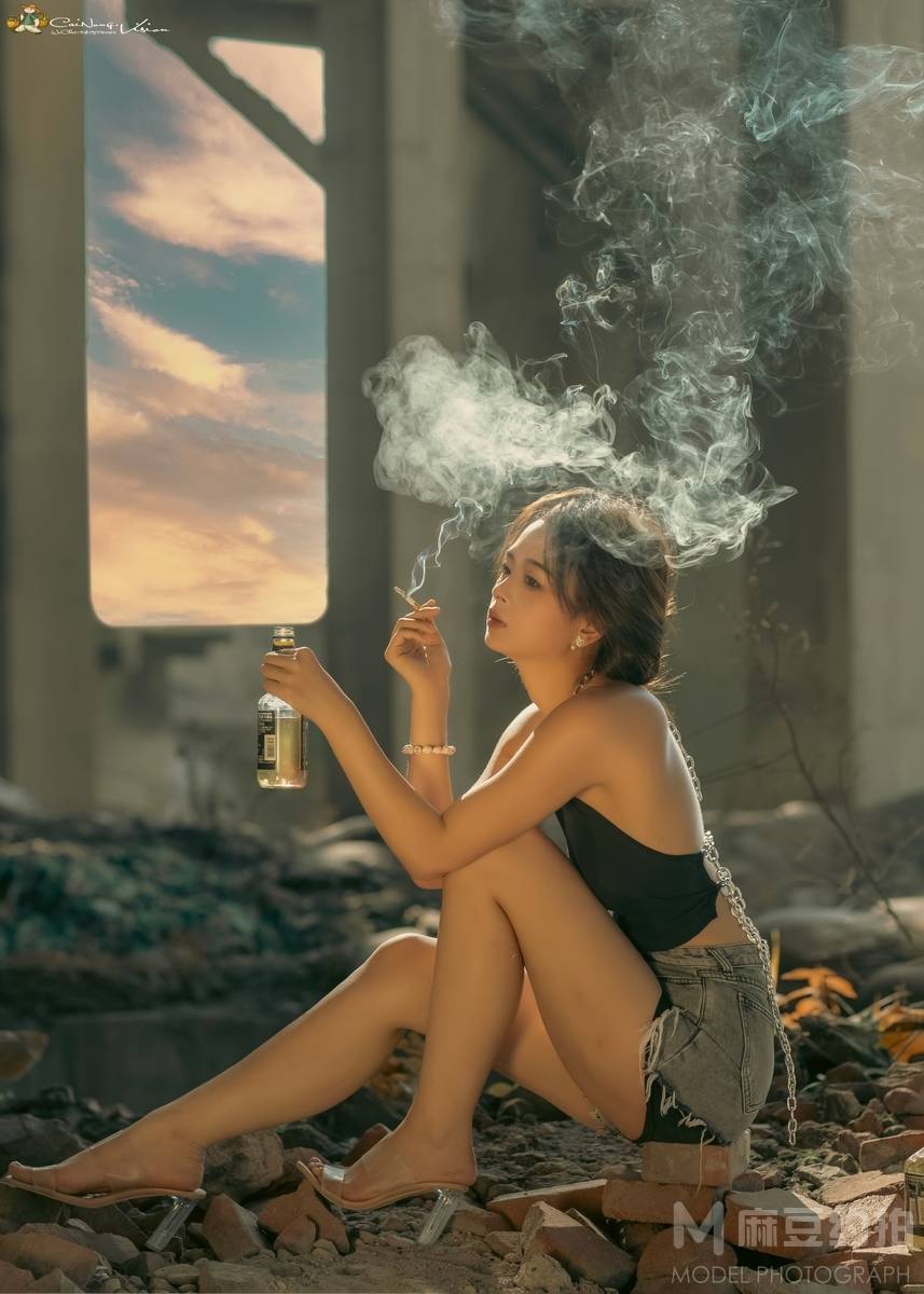 情绪模特