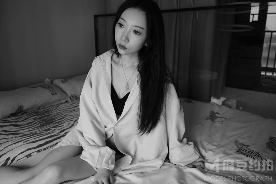黑白模特