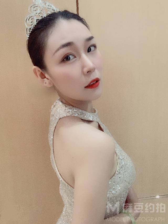 民国模特