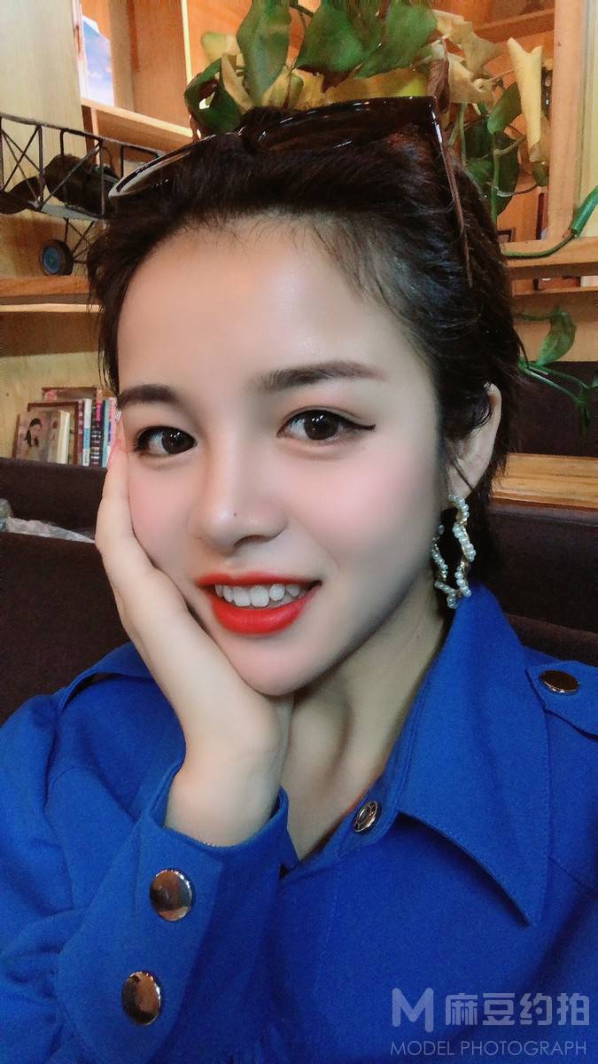 妆容模特