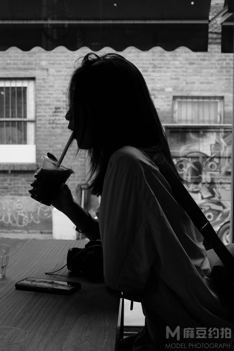 黑白模特