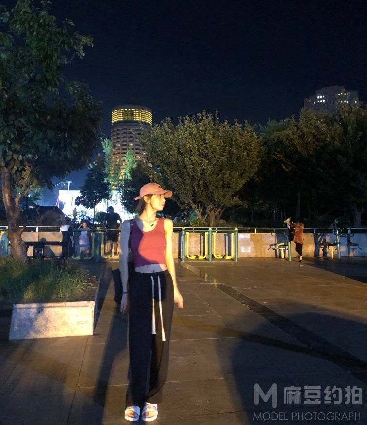 夜景模特