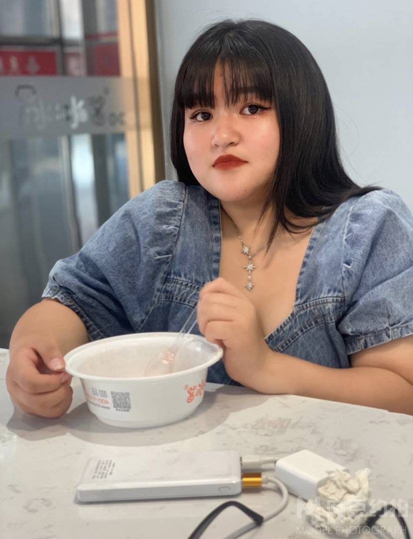 胶片模特