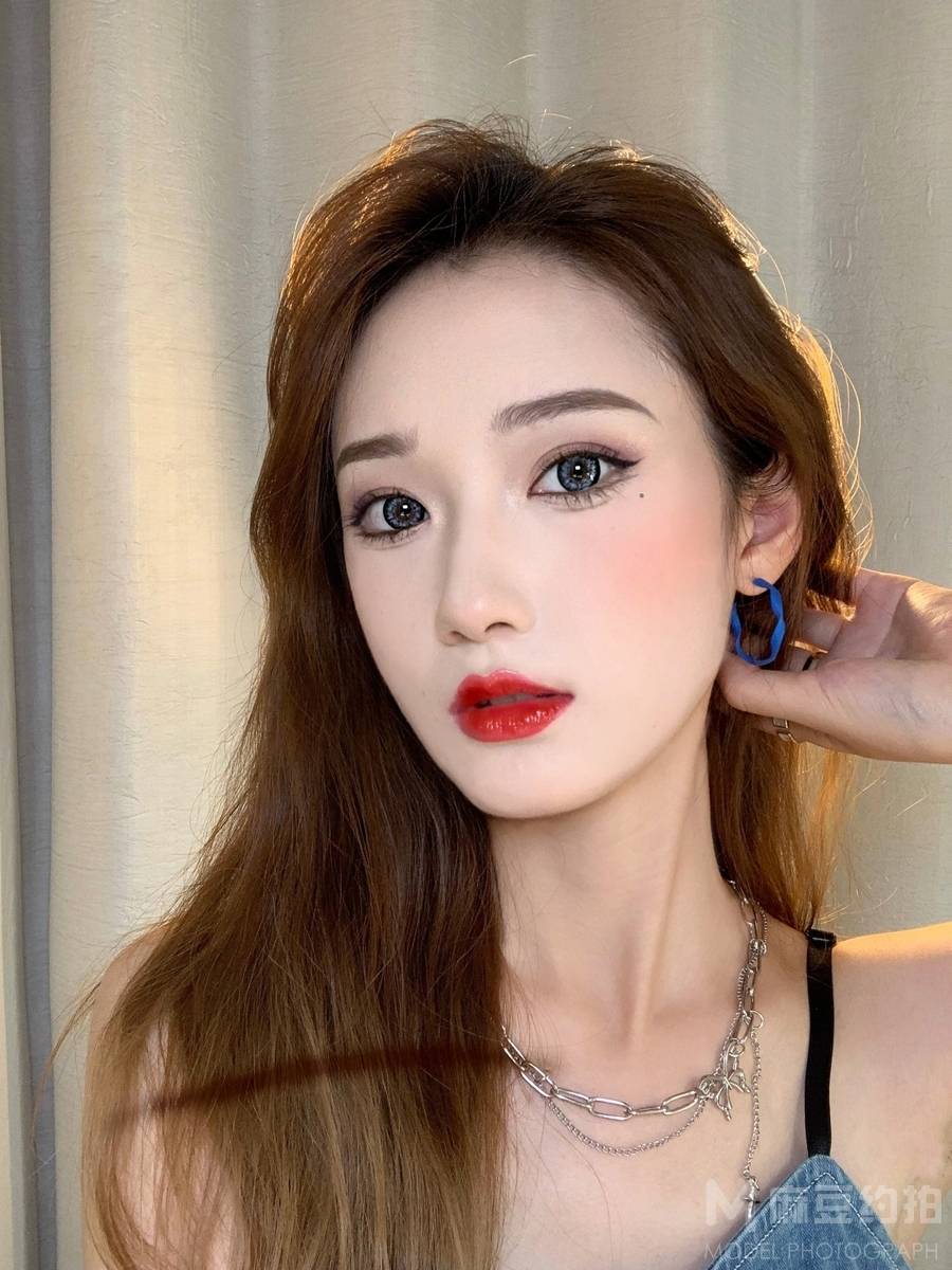 妆容模特