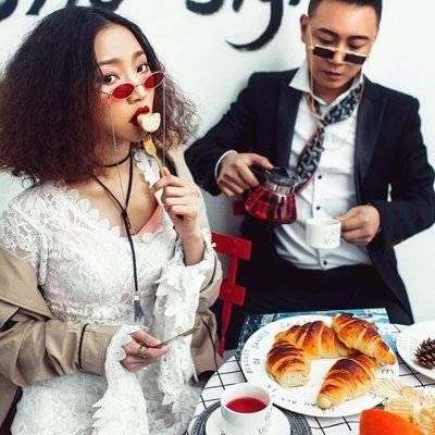 情绪模特