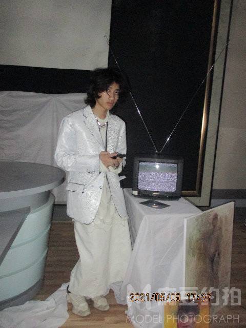 情绪模特