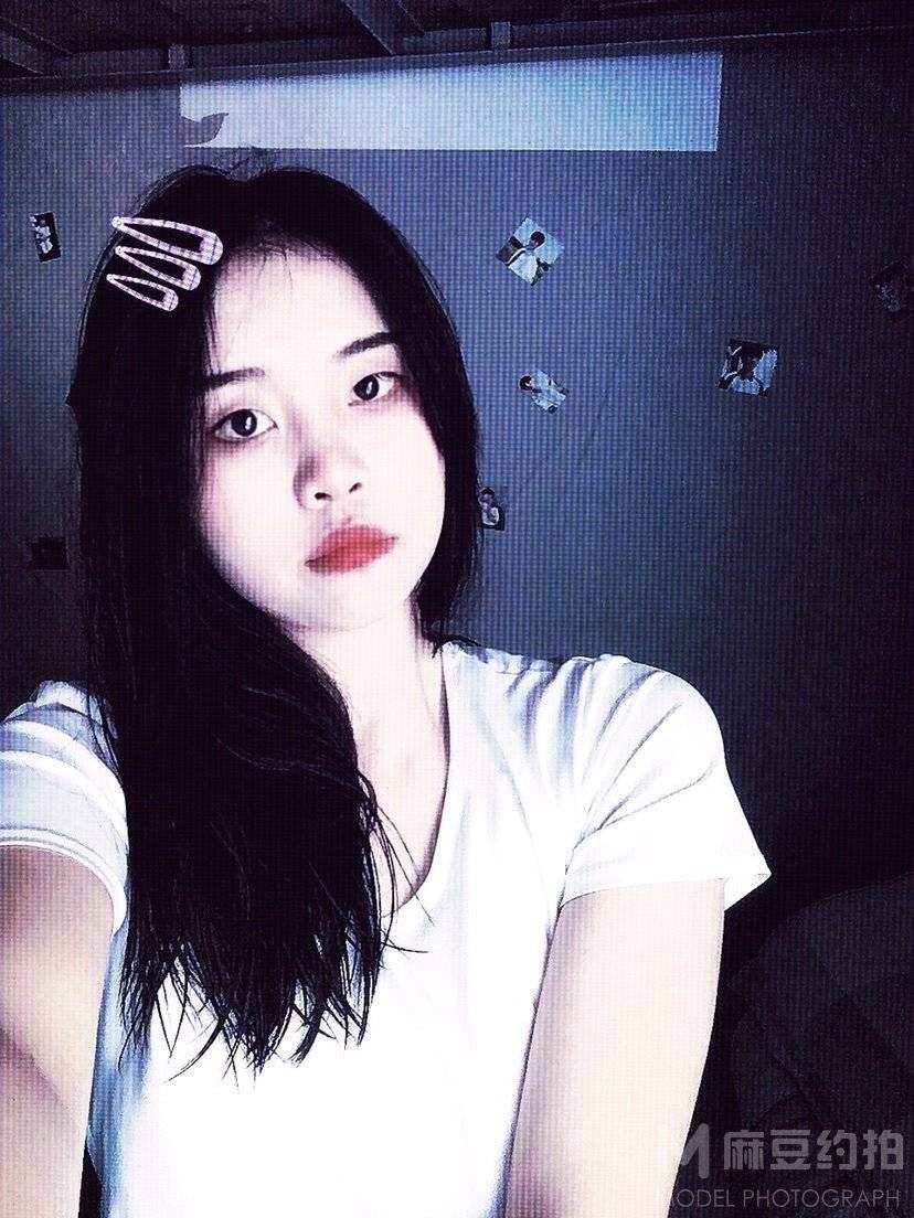 黑白模特