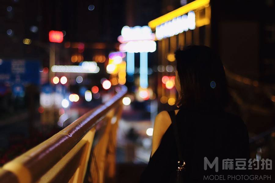 夜景模特