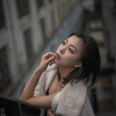 情绪模特