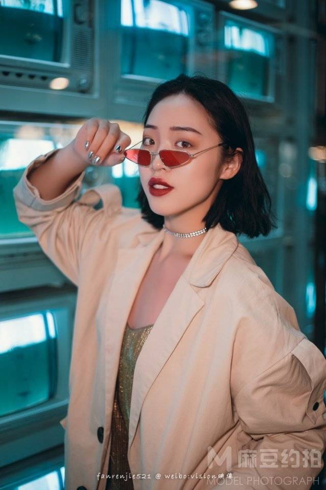 情绪模特