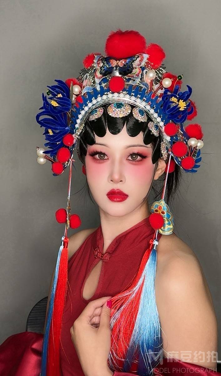 情绪模特