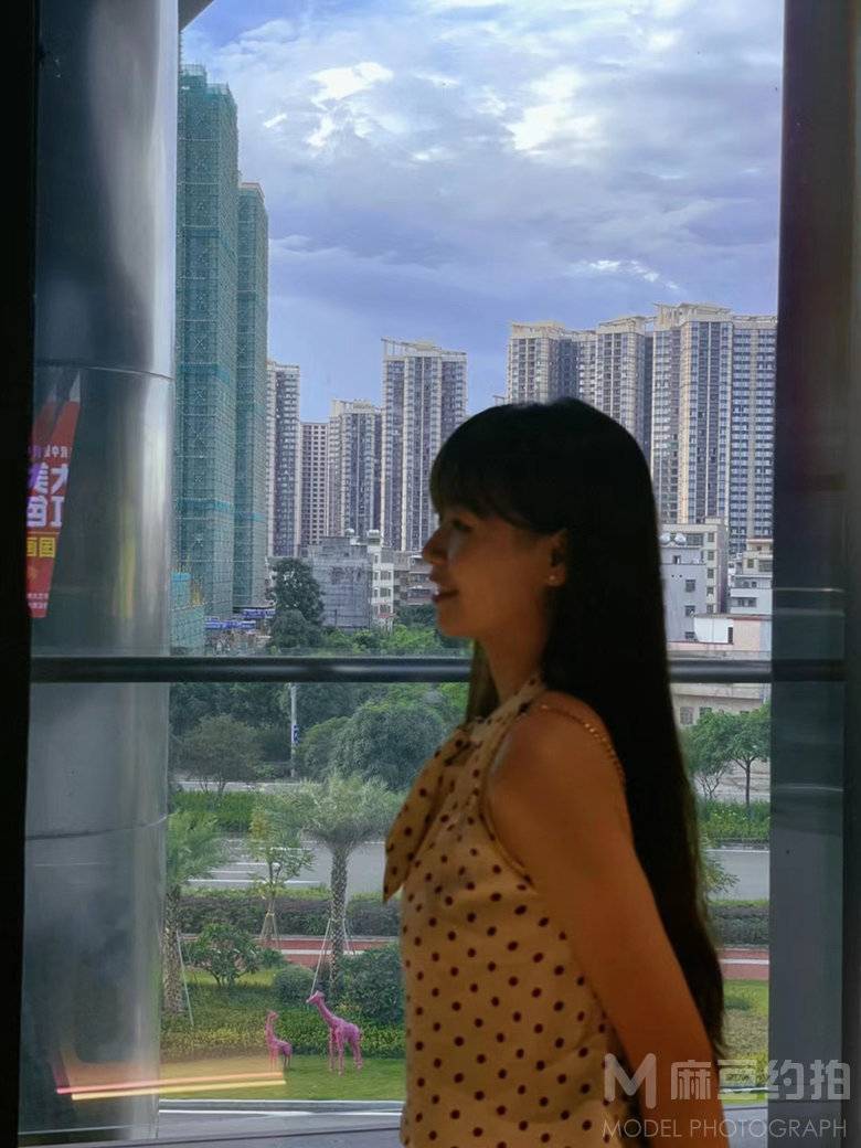 黑白模特