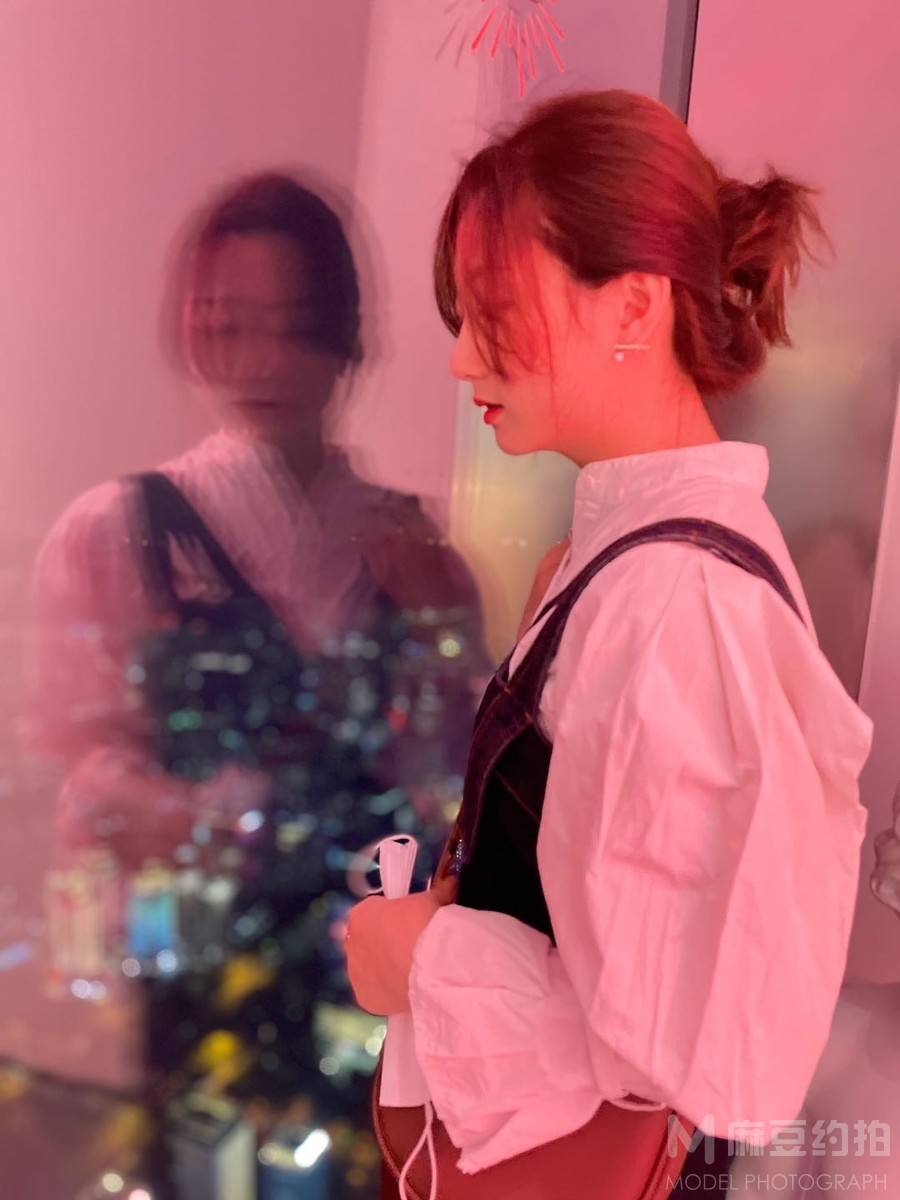 夜景模特