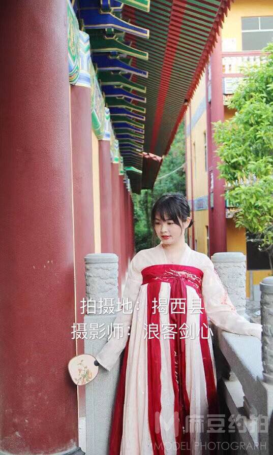 汉服模特
