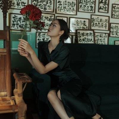 情绪模特