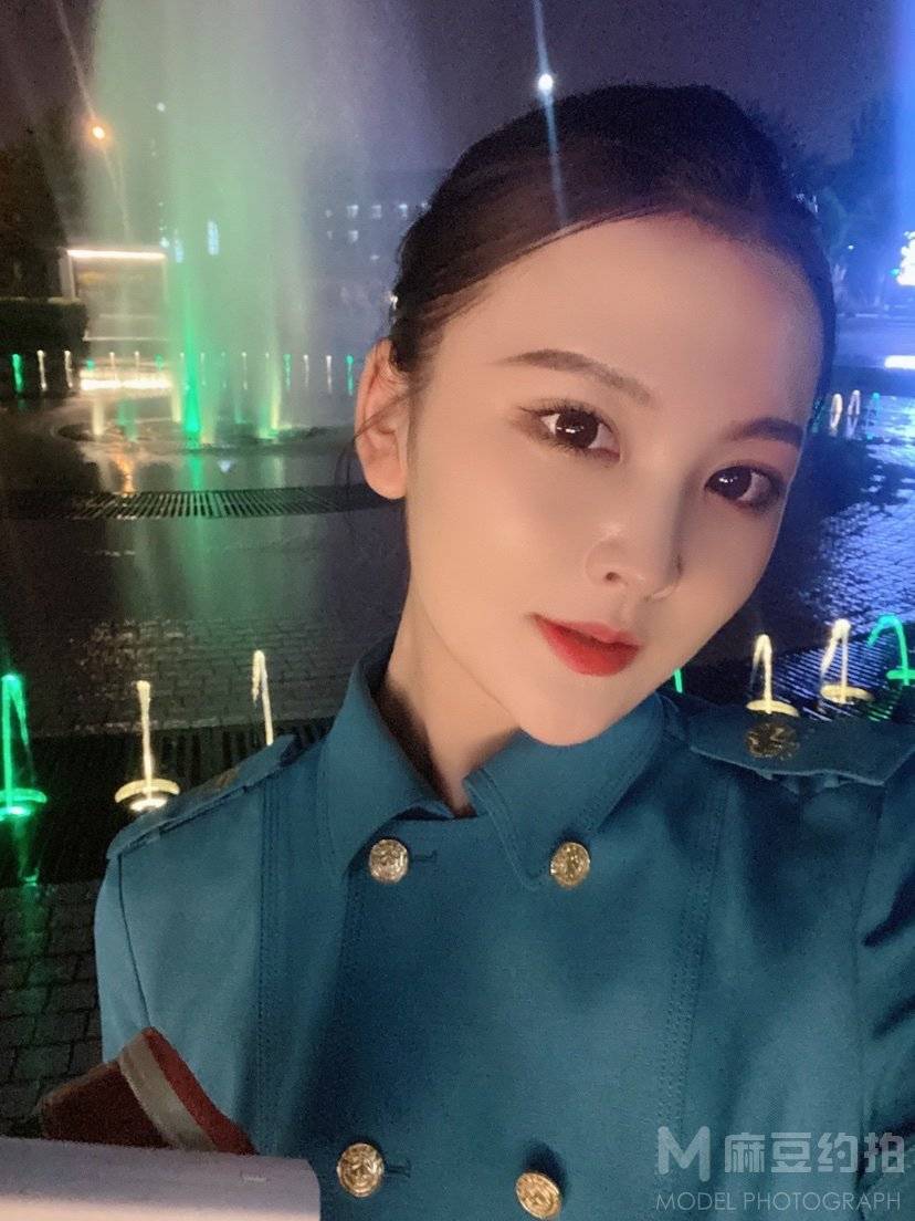 校园模特