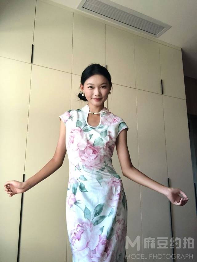 胶片模特