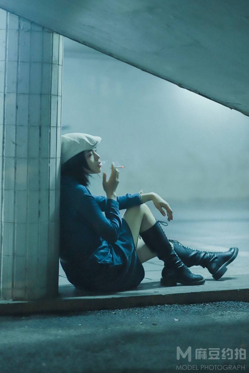 情绪模特
