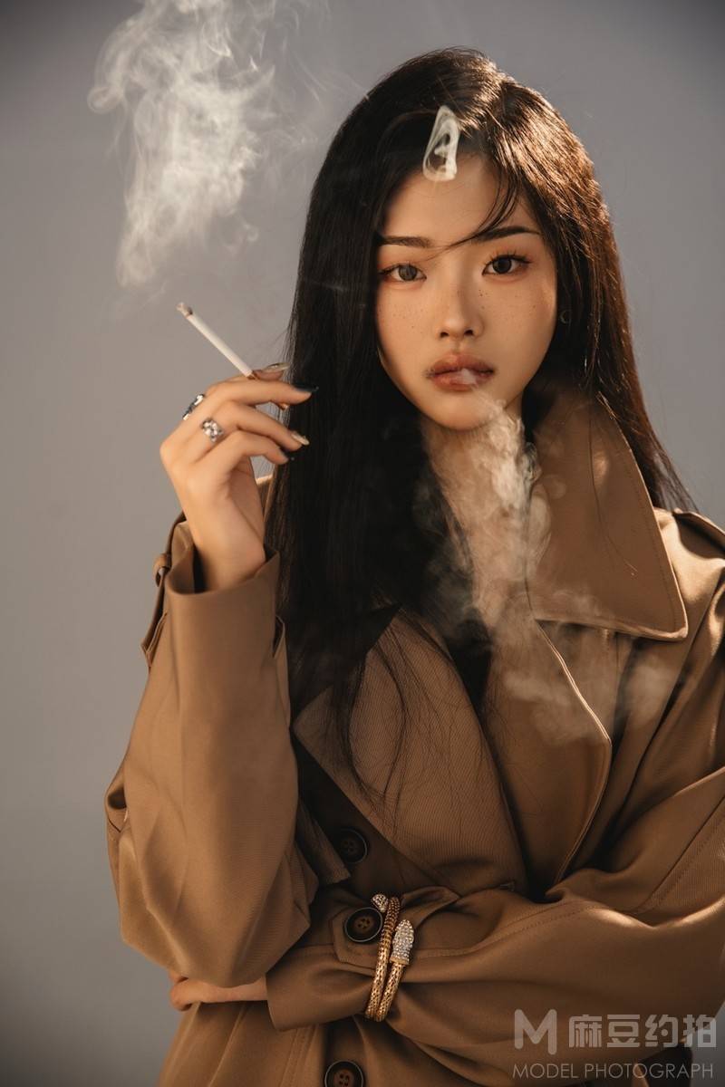 情绪模特