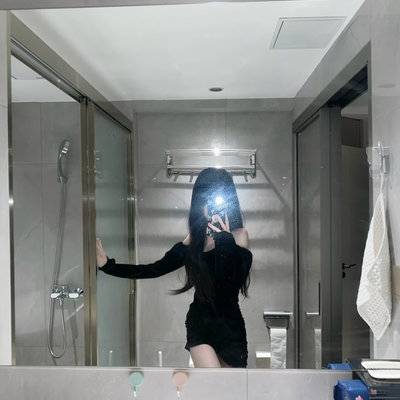 黑白模特