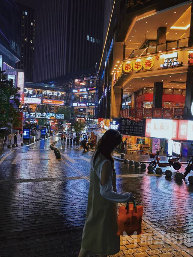 校园模特