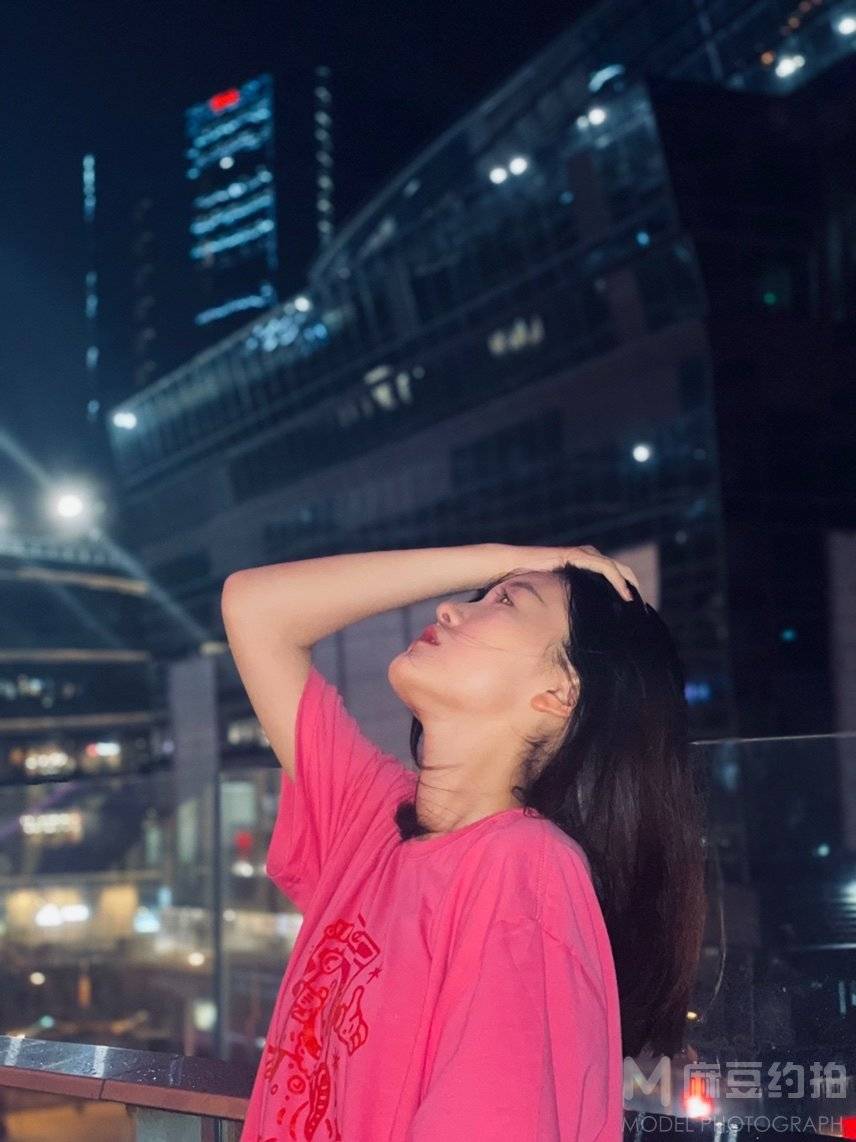 夜景模特