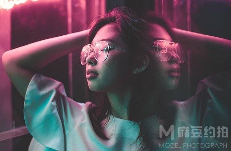 情绪模特