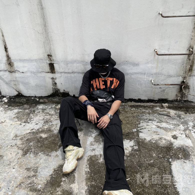 黑白模特