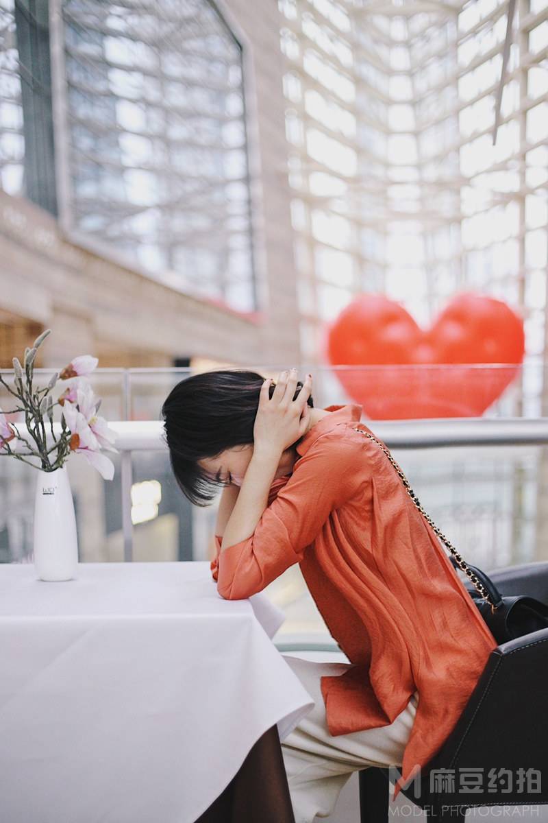 情绪模特