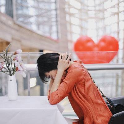 情绪模特