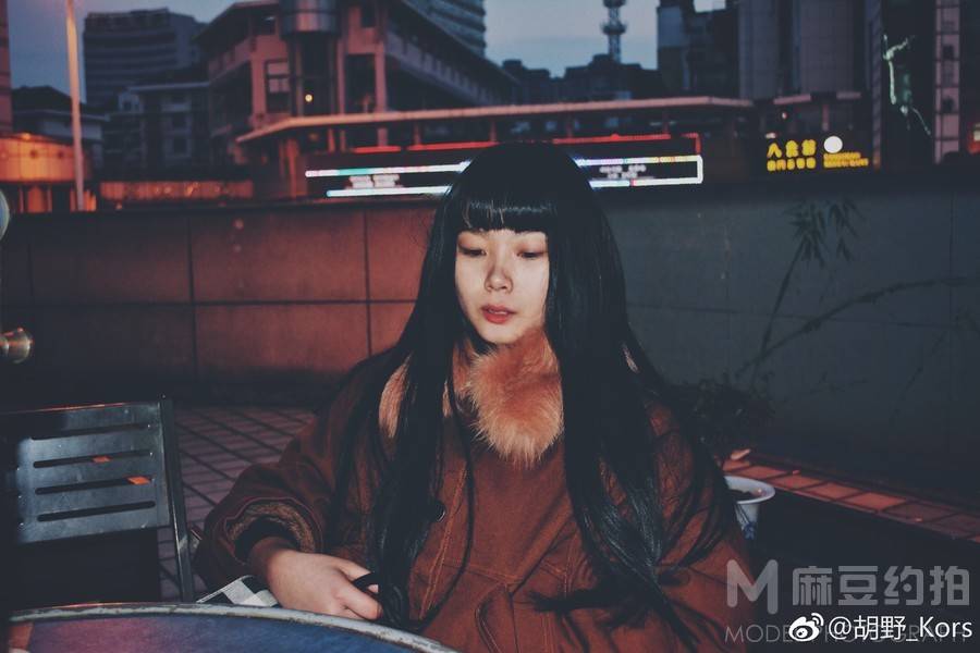 情绪模特