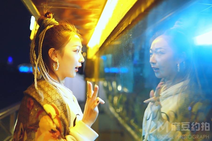 夜景模特