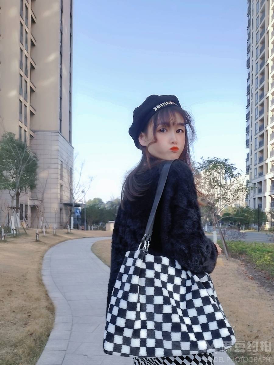 黑白模特