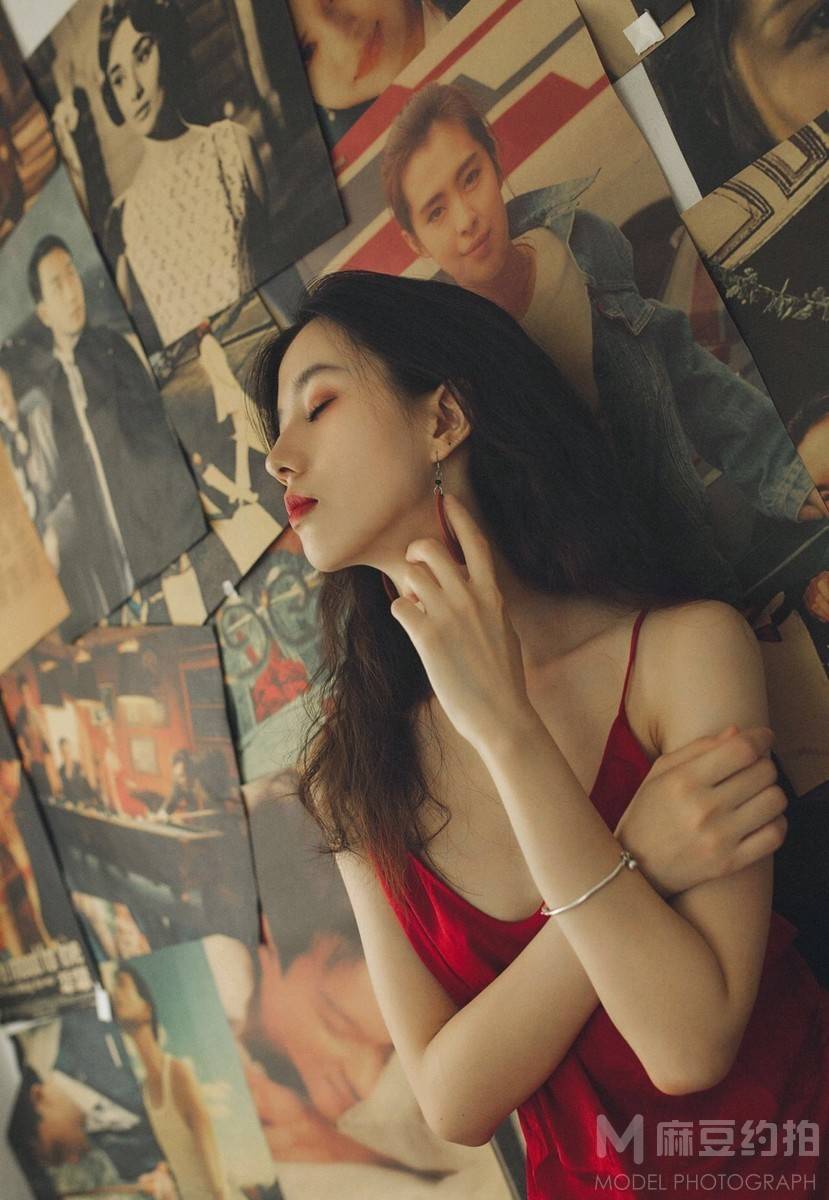 情绪模特