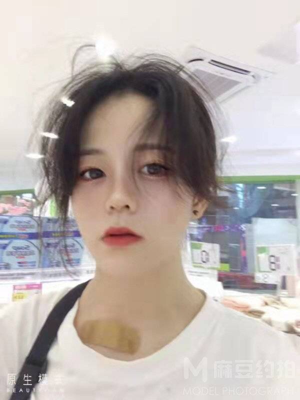 妆容模特