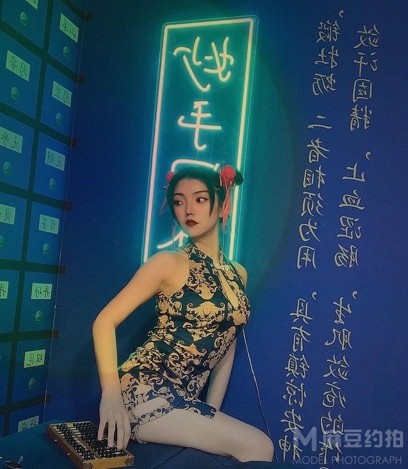 校园模特