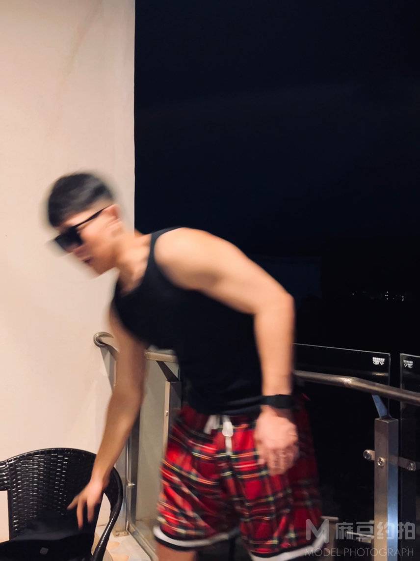 黑白模特