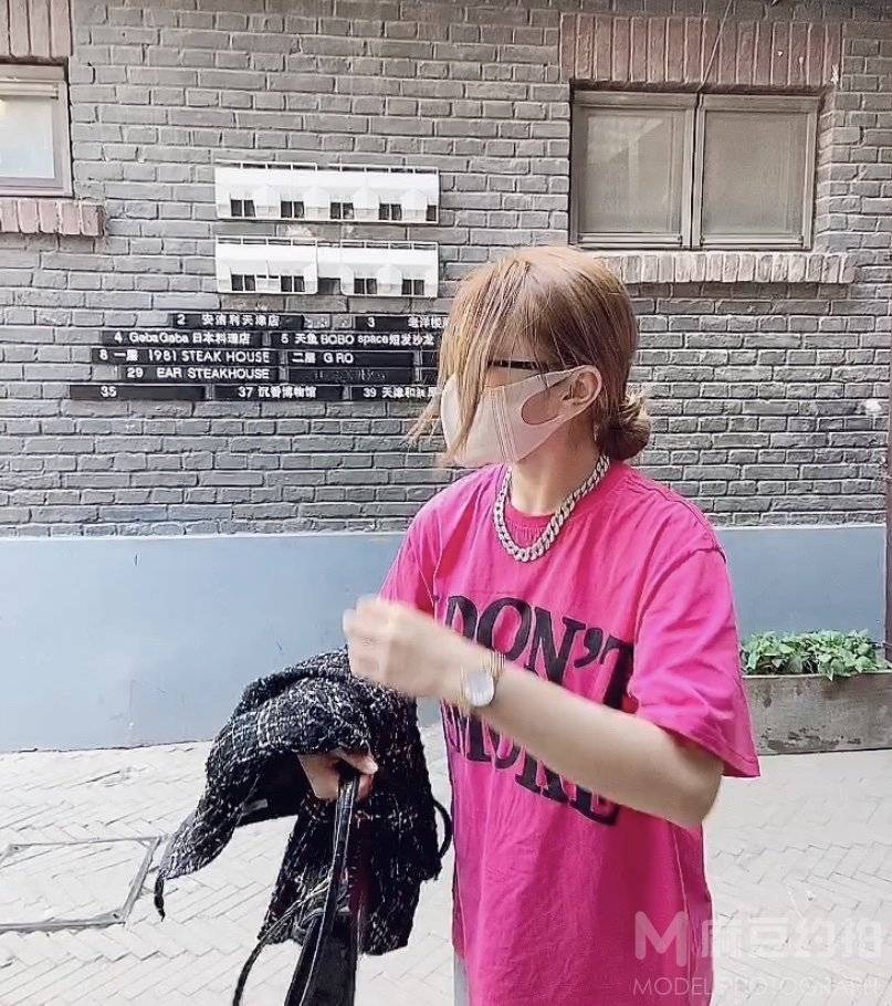 妆容模特