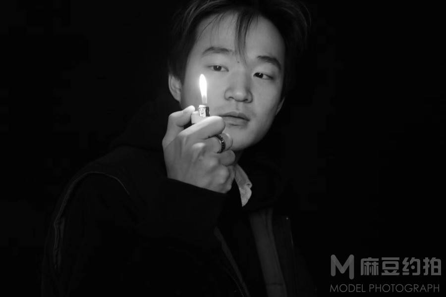 黑白模特