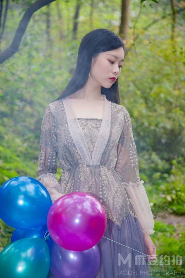 情绪模特