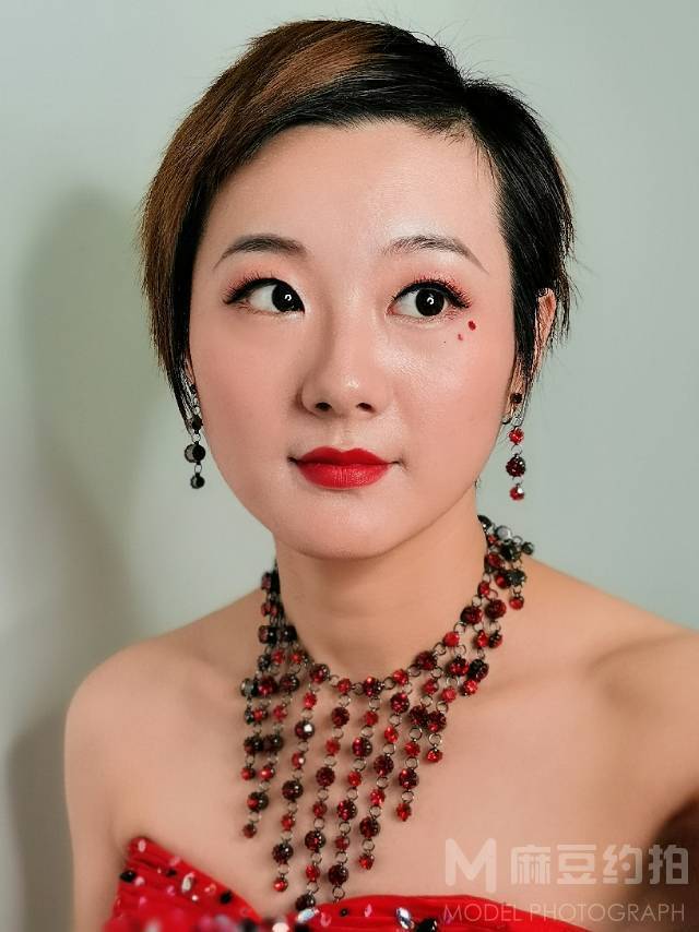 妆容模特