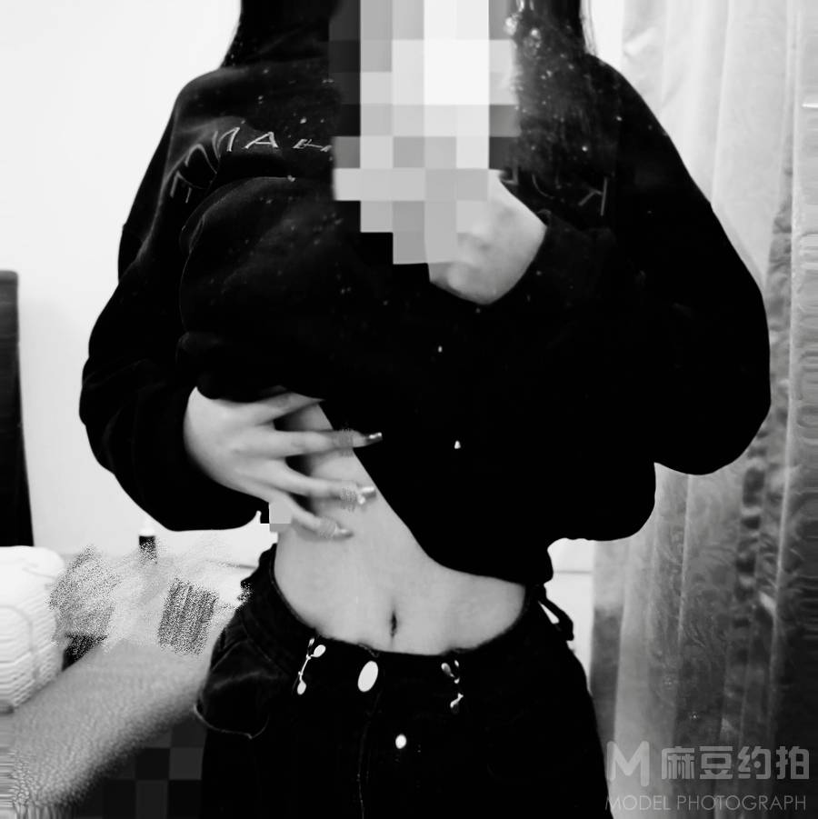黑白模特