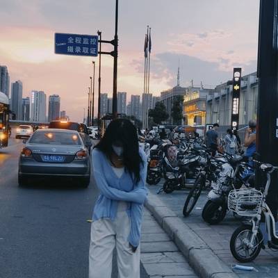 情绪模特