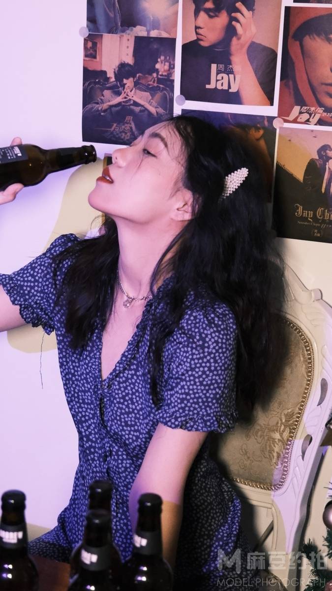情绪模特