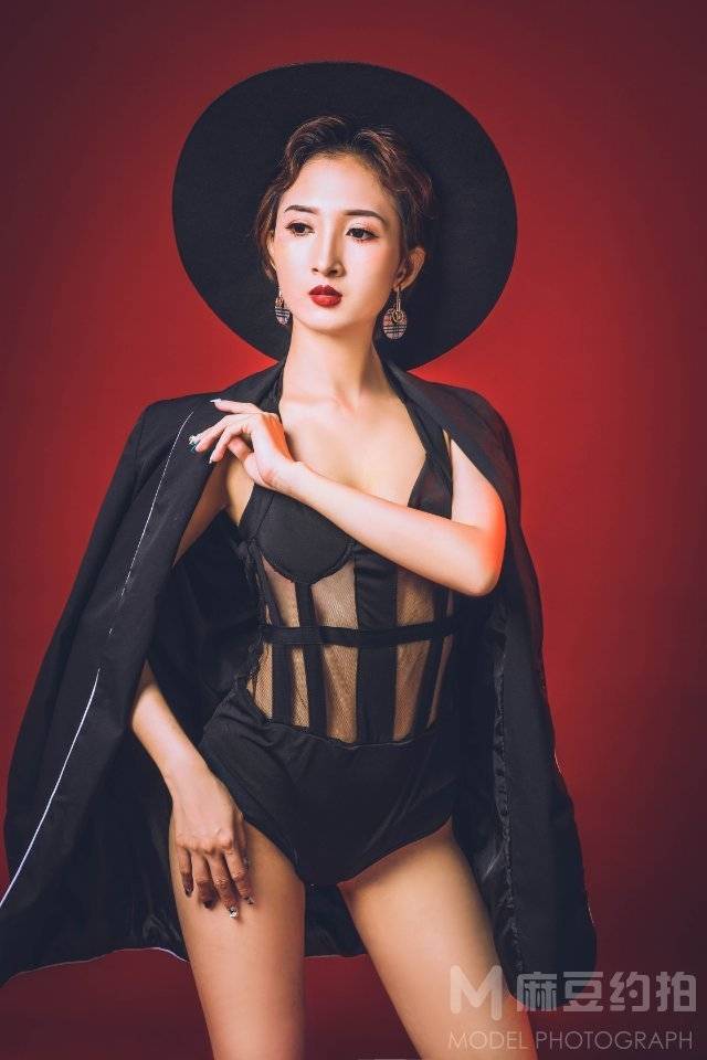 妆容模特