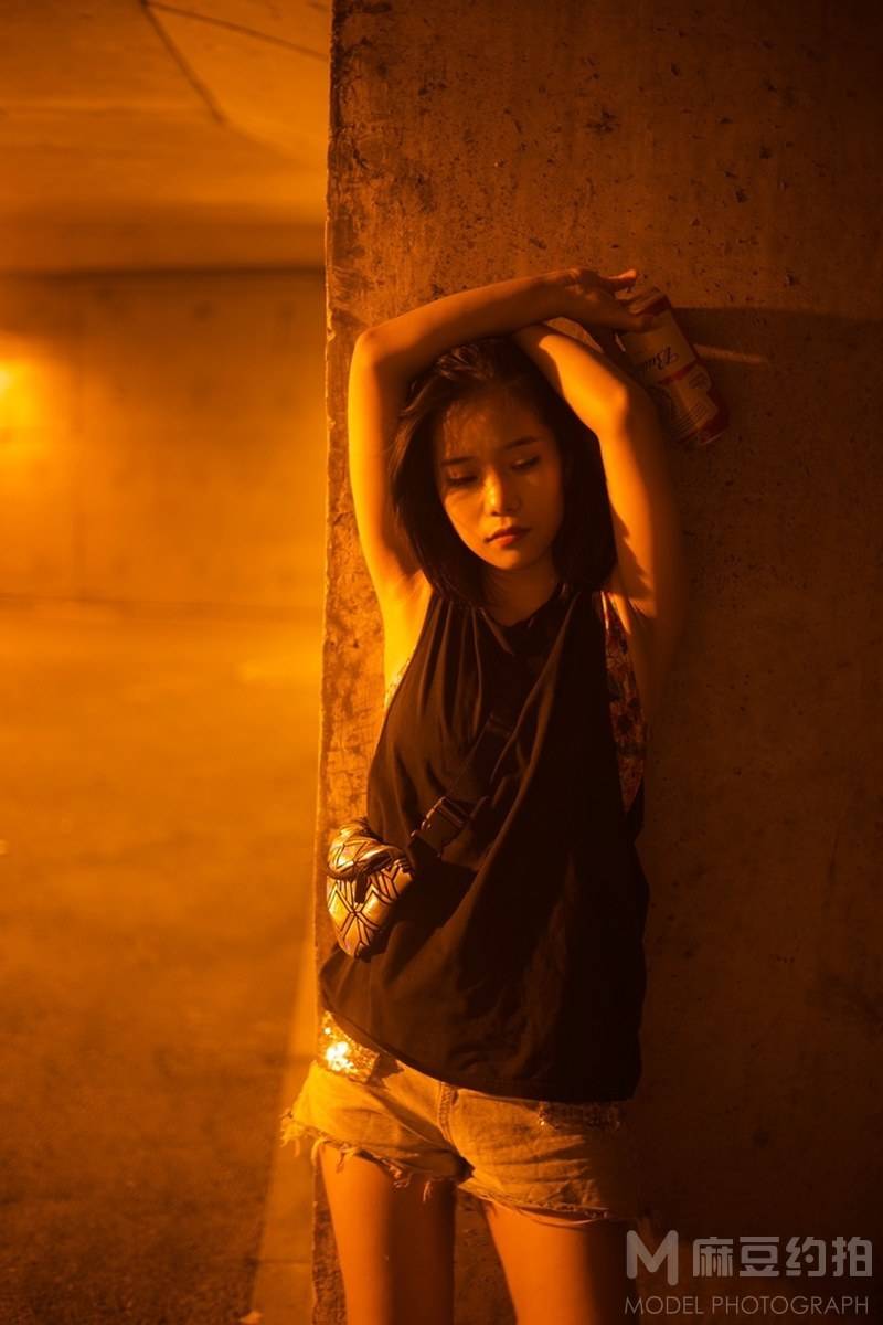 情绪模特